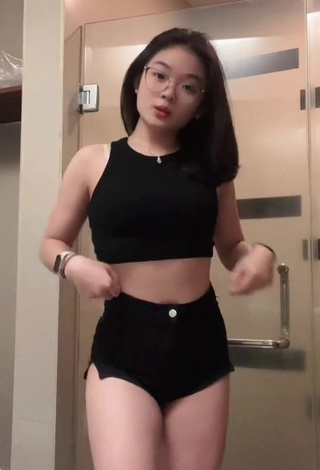 Erotic eunicetjoaa in Black Crop Top