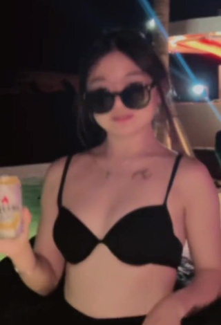 6. Hot eunicetjoaa Shows Cleavage in Black Bikini Top