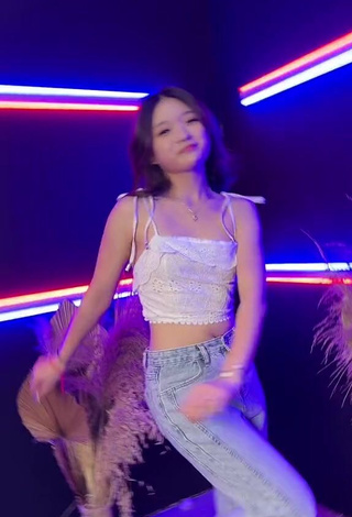 4. Beautiful eunicetjoaa Shows Cleavage in Sexy White Crop Top