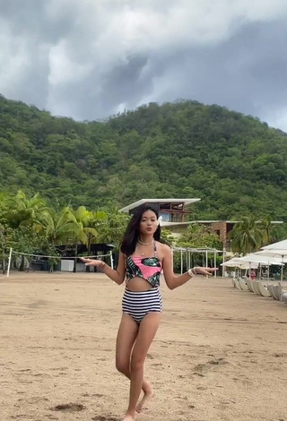 6. Sexy Eya Borja Shows Cleavage in Swimsuit