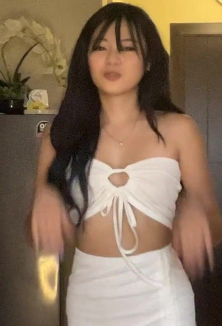 3. Beautiful Eya Borja Shows Cleavage in Sexy White Tube Top