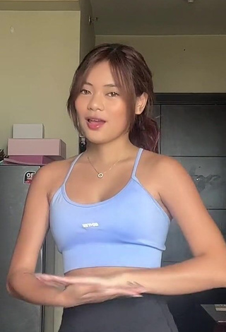 5. Seductive Eya Borja Shows Cleavage in Blue Crop Top