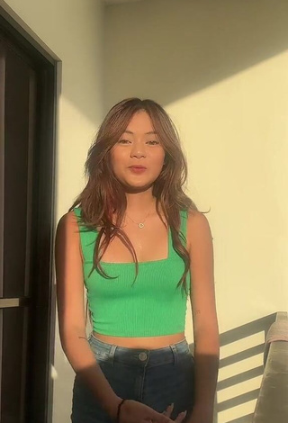 2. Hottie Eya Borja Shows Cleavage in Green Crop Top