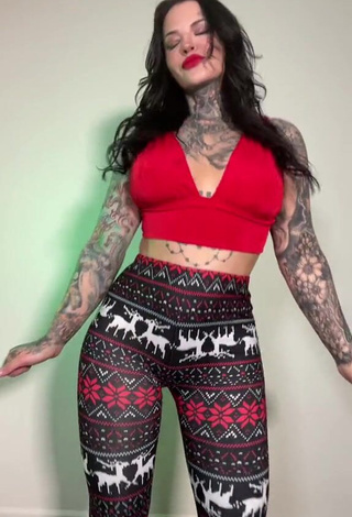 3. Sexy Heidi Lavon in Leggings and Bouncing Boobs