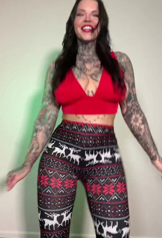 5. Sexy Heidi Lavon in Leggings and Bouncing Boobs