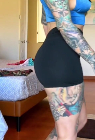 4. Heidi Lavon Shows her Alluring Butt