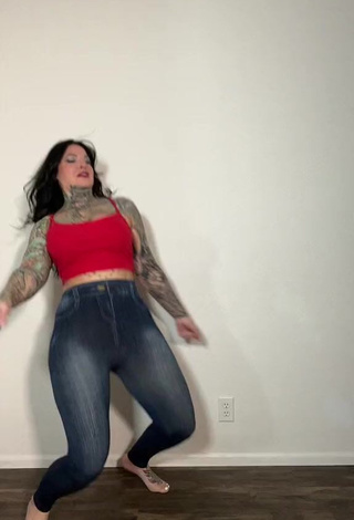 2. Heidi Lavon Shows her Beautiful Butt