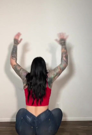 4. Heidi Lavon Shows her Beautiful Butt