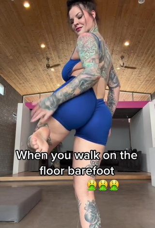 4. Heidi Lavon Shows her Sexy Butt