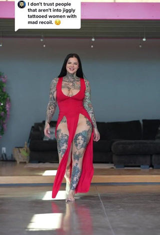 2. Breathtaking Heidi Lavon in Red Dress