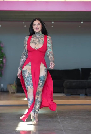 5. Breathtaking Heidi Lavon in Red Dress