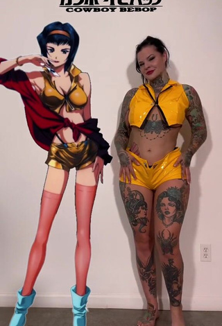 4. Cute Heidi Lavon Shows Cosplay (Underboob, Side Boob)