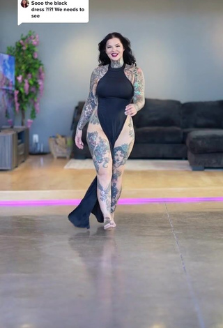 2. Fine Heidi Lavon in Sweet Black Dress