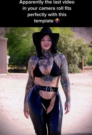 5. Cute Heidi Lavon in Black Panties (Side Boob)