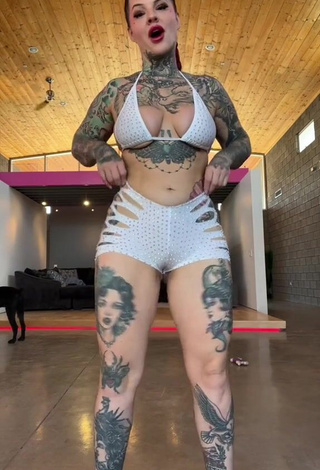 6. Breathtaking Heidi Lavon Shows Butt (Underboob, Side Boob)