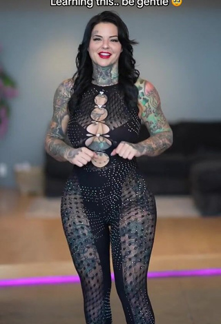 2. Hottie Heidi Lavon without Brassiere (Side Boob)