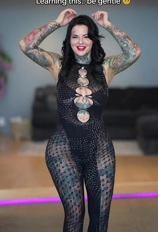 5. Hottie Heidi Lavon without Brassiere (Side Boob)