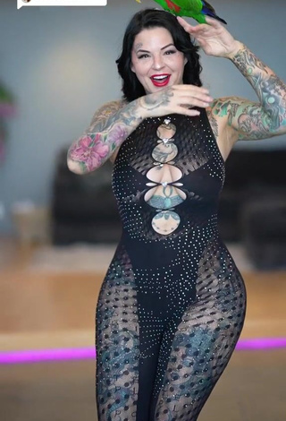 3. Beautiful Heidi Lavon without Brassiere (Side Boob)