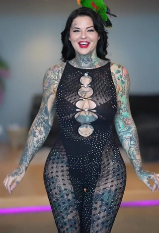 4. Beautiful Heidi Lavon without Brassiere (Side Boob)