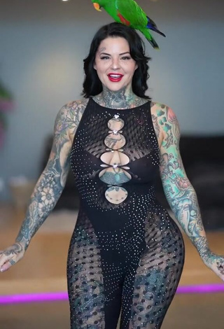 5. Beautiful Heidi Lavon without Brassiere (Side Boob)