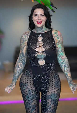 6. Beautiful Heidi Lavon without Brassiere (Side Boob)