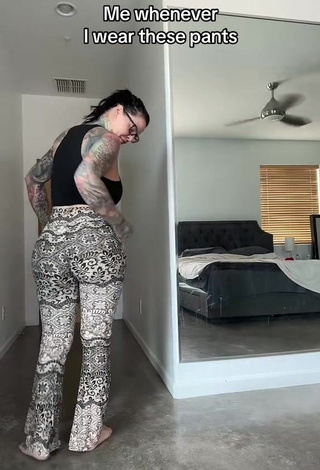 3. Seductive Heidi Lavon Shows Butt