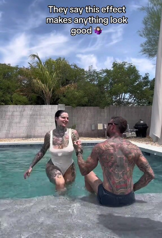 6. Cute Heidi Lavon Shows Nipples at the Swimming Pool