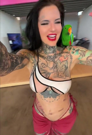 3. Titillating Heidi Lavon Shows Nipples (Underboob, Side Boob)