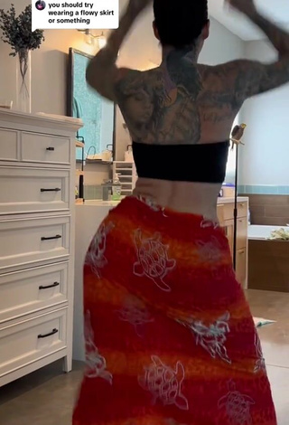 2. Sultry Heidi Lavon in Black Tube Top while Twerking