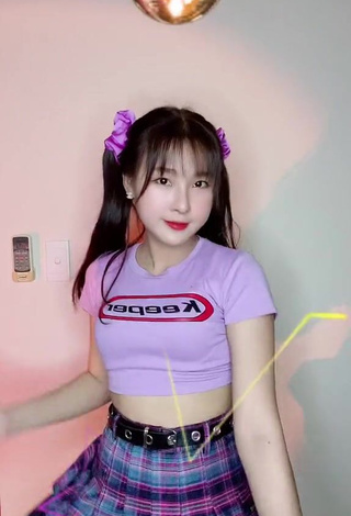 6. Sultry Ngô Ngọc Hoà in Crop Top