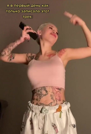 4. Hot Instasamka Braless and Bouncing Boobs