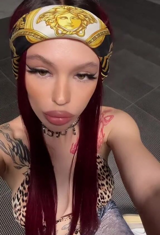 4. Sultry Instasamka Shows Cleavage in Leopard Bikini Top (Side Boob)