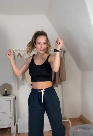 Sexy Laura Sophie in Black Crop Top