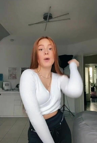 Cute Leonie Leoobalys in White Crop Top