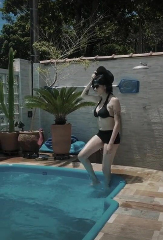 2. Sultry Luara Reisinger in Black Bikini at the Pool