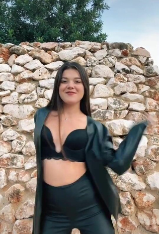 2. Sultry Mélanie Vicente in Black Bra