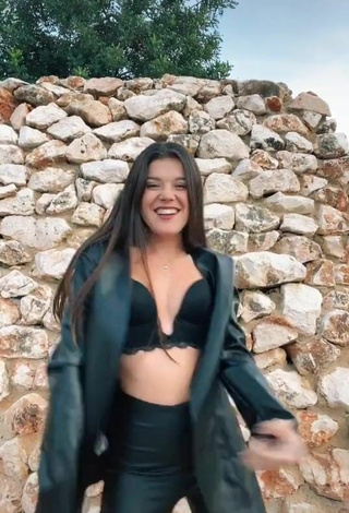 5. Sultry Mélanie Vicente in Black Bra