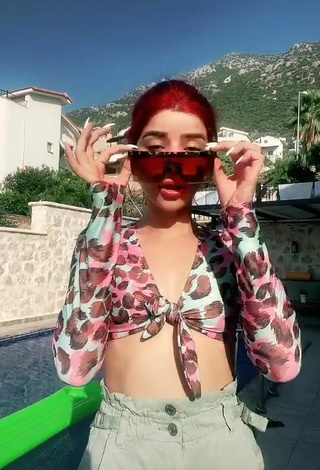 3. Sweetie Merve Yalçın in Leopard Crop Top