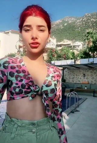 Hottie Merve Yalçın in Leopard Crop Top at the Pool