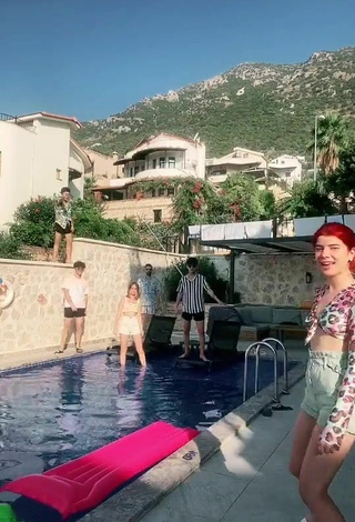 5. Hottie Merve Yalçın in Leopard Crop Top at the Pool