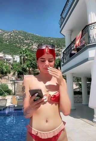 4. Sweetie Merve Yalçın in Bikini at the Pool