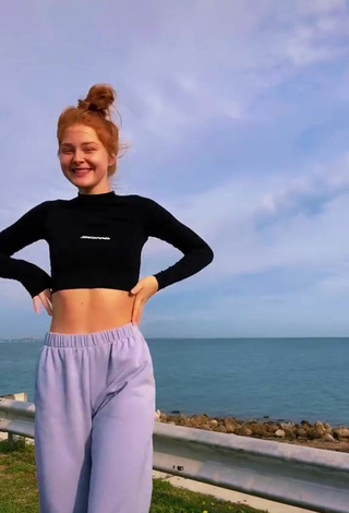 2. Hot Alyssa Holum in Black Crop Top in the Sea