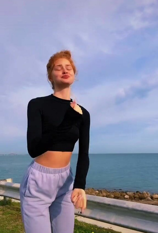 3. Hot Alyssa Holum in Black Crop Top in the Sea