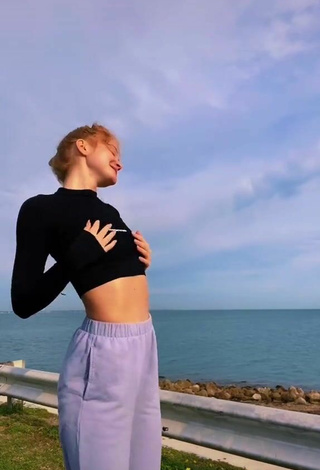 4. Hot Alyssa Holum in Black Crop Top in the Sea