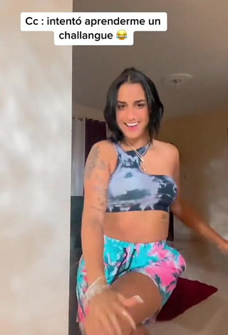 3. Really Cute Jenny Camacho Shows Cleavage in Crop Top