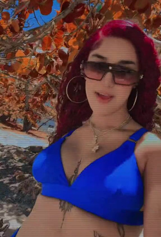 4. Alluring Jenny Camacho Shows Cleavage in Erotic Blue Bikini