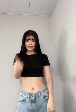 4. Sultry Kagei Hina in Black Crop Top