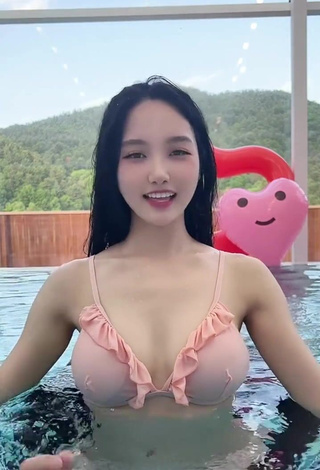 2. Pretty Yu Baek-hap Shows Cleavage in Bikini Top at the Pool