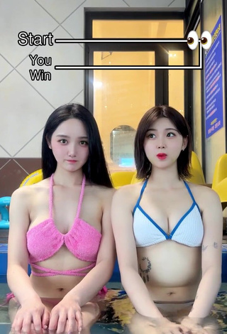 4. Hottie Yu Baek-hap Shows Cleavage in Pink Bikini Top at the Swimming Pool