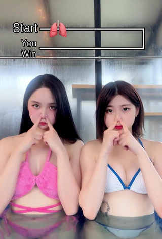 2. Sweetie Yu Baek-hap Shows Cleavage in Pink Bikini Top at the Pool